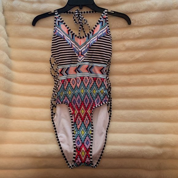 NEW! One Piece Swim Suit Women's size M - Picture 1 of 10